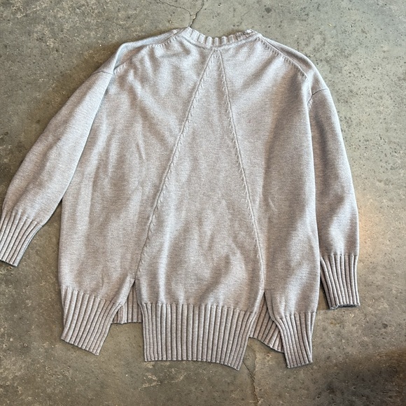 Never Fully Dressed “LOVE” sweater - Picture 9 of 9